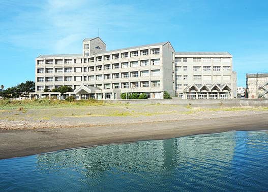 鴨川令徳高等学校